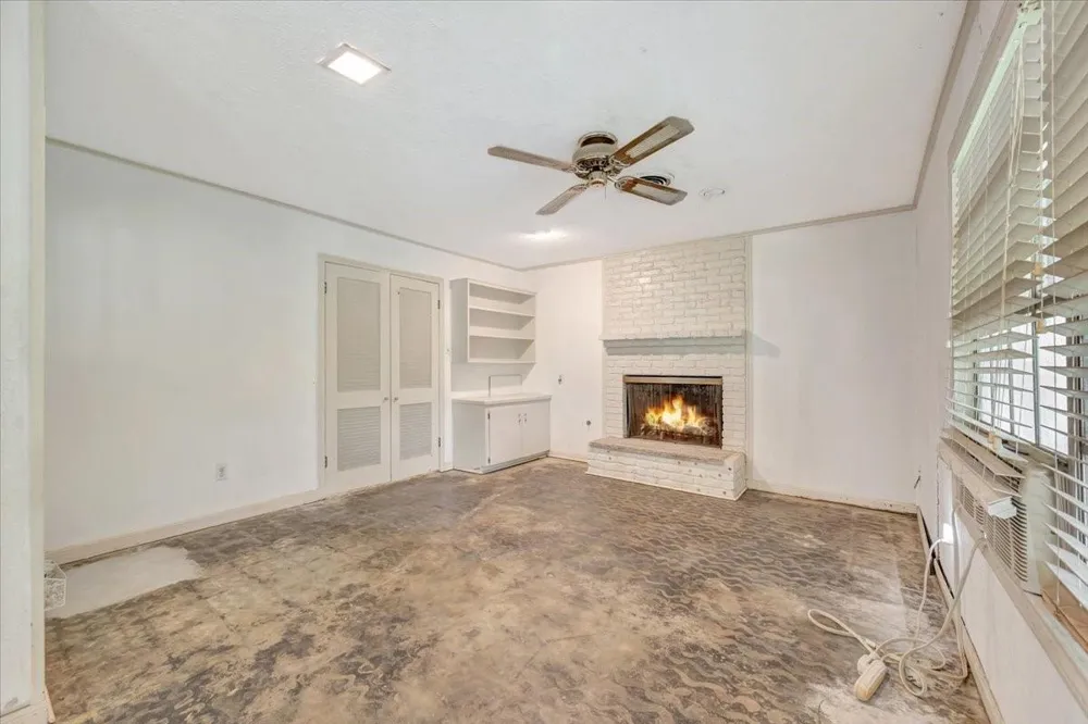 334 Biscayne Boulevard El Lago, TX 77586
