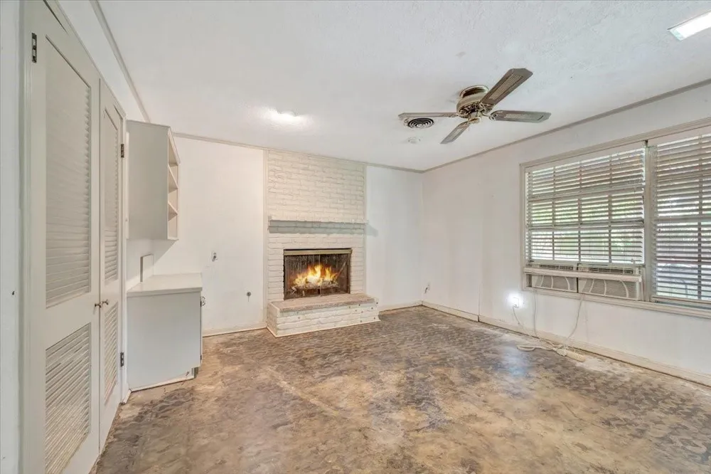 334 Biscayne Boulevard El Lago, TX 77586