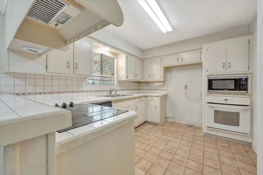 334 Biscayne Boulevard El Lago, TX 77586