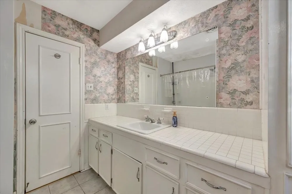334 Biscayne Boulevard El Lago, TX 77586