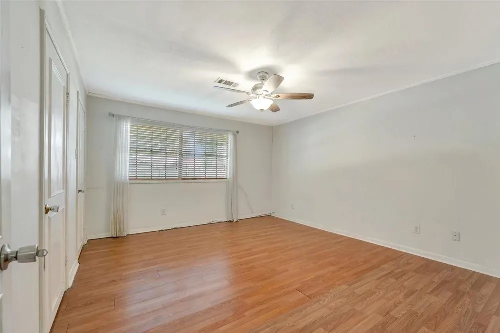334 Biscayne Boulevard El Lago, TX 77586
