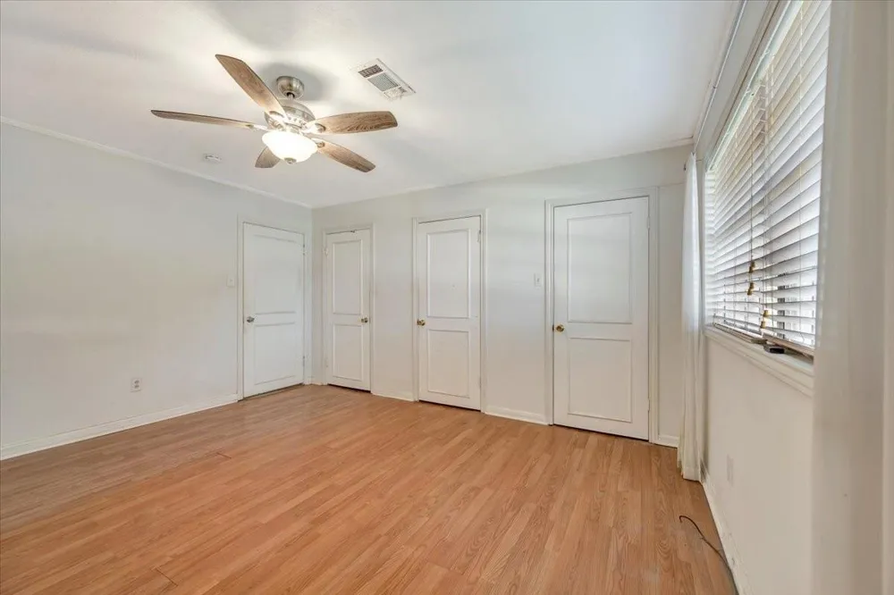 334 Biscayne Boulevard El Lago, TX 77586