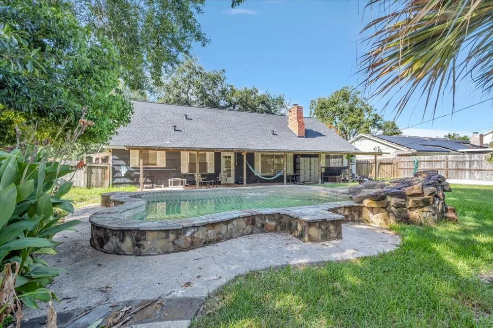 334 Biscayne Boulevard El Lago, TX 77586