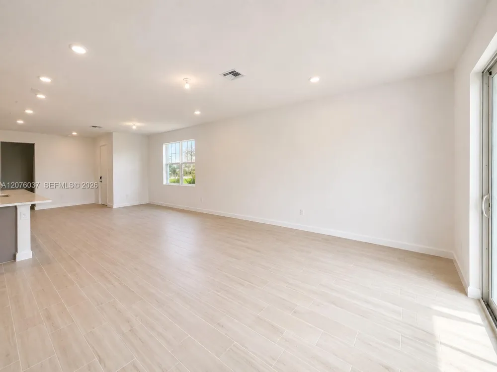 Address Not Shown Loxahatchee, FL 33470
