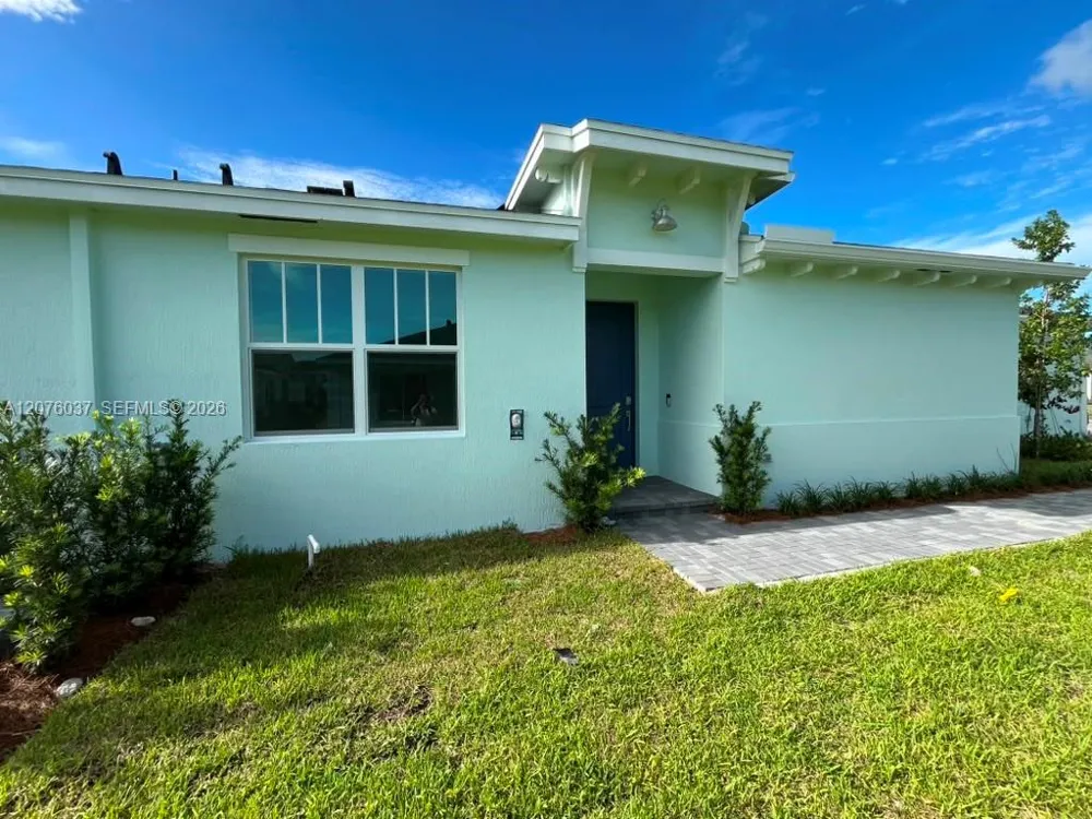Address Not Shown Loxahatchee, FL 33470