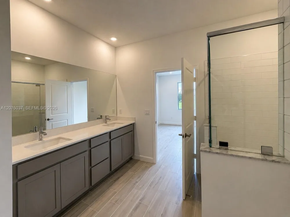 Address Not Shown Loxahatchee, FL 33470