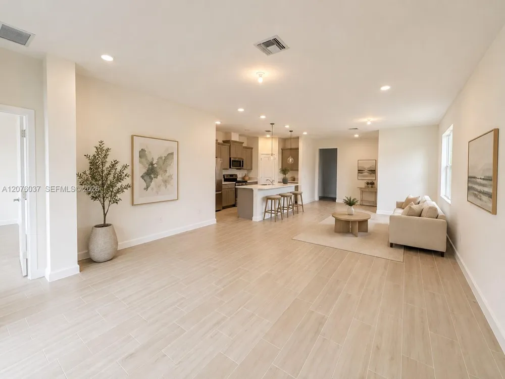 Address Not Shown Loxahatchee, FL 33470