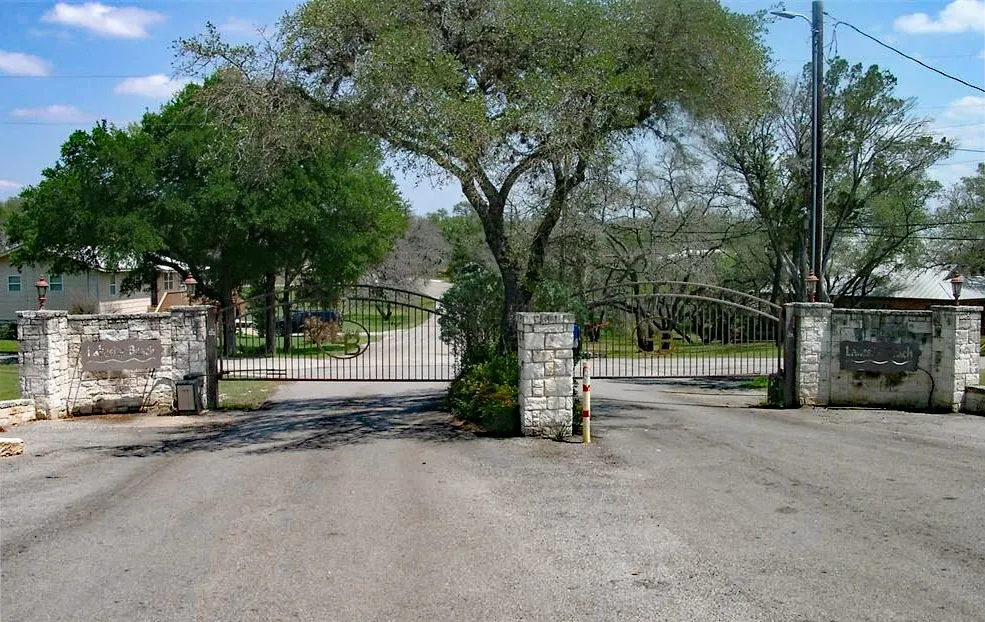 207 Laurel Lane Spicewood, TX 78669