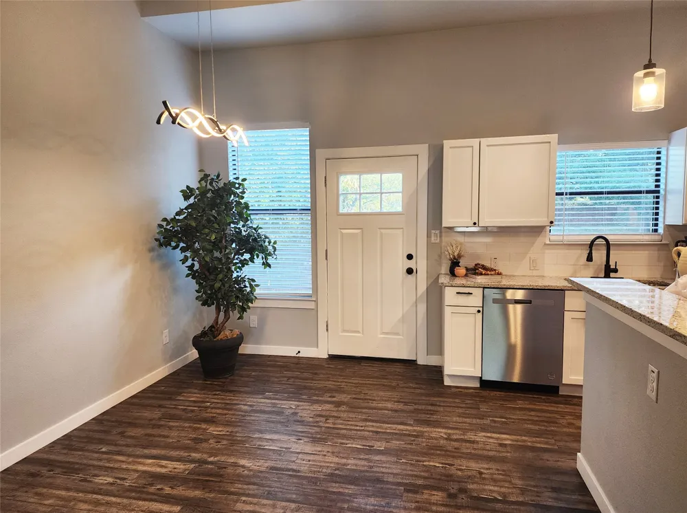 207 Laurel Lane Spicewood, TX 78669