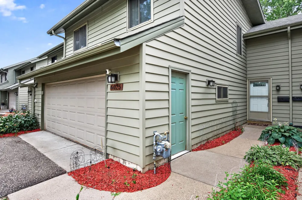 6025 79th Avenue Brooklyn Park, MN 55443
