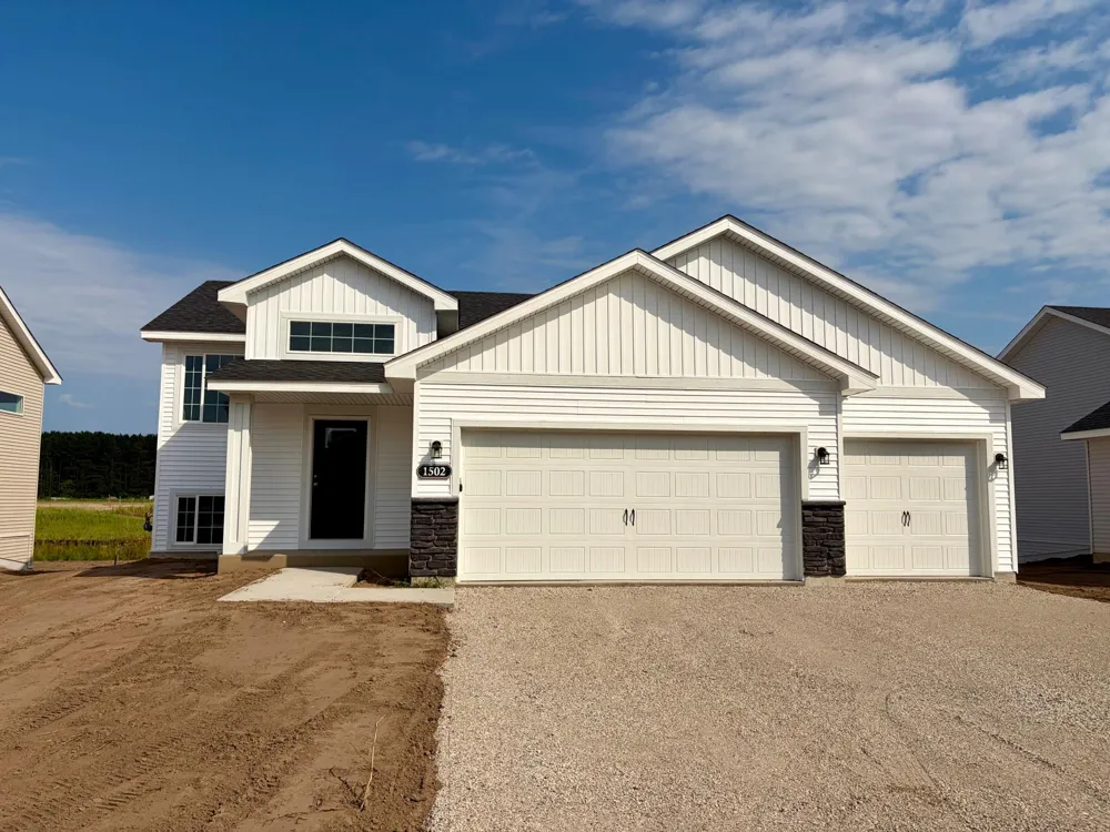 1502 Woods Road NE Isanti, MN 55040