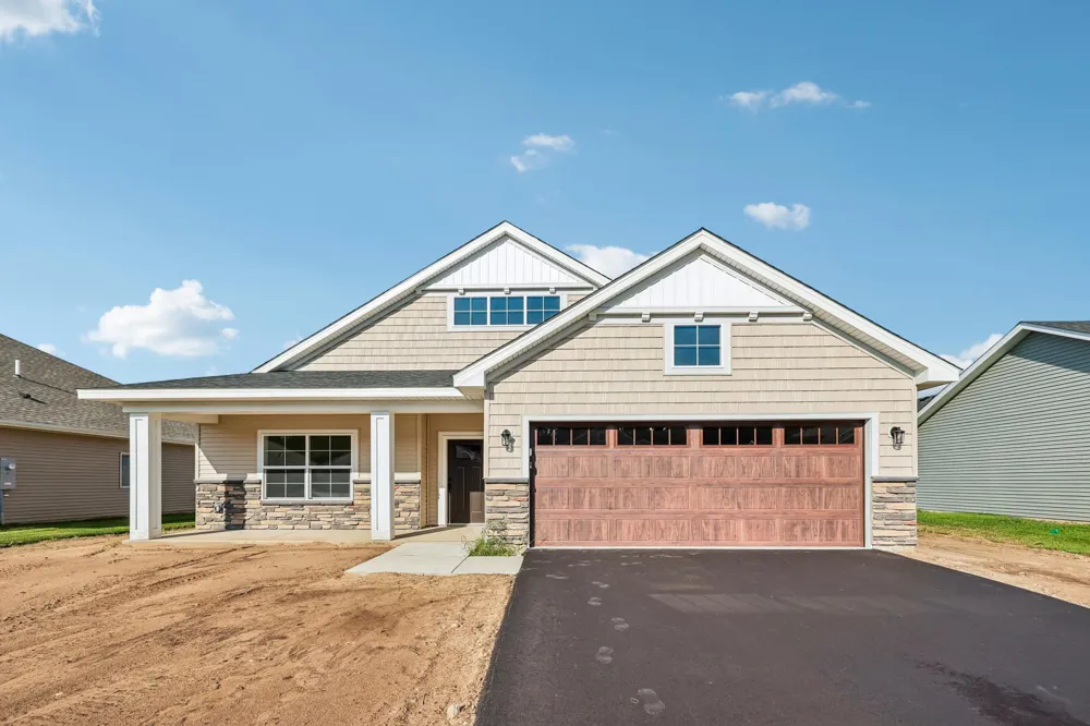 1423 Victory Lane NE Isanti, MN 55040