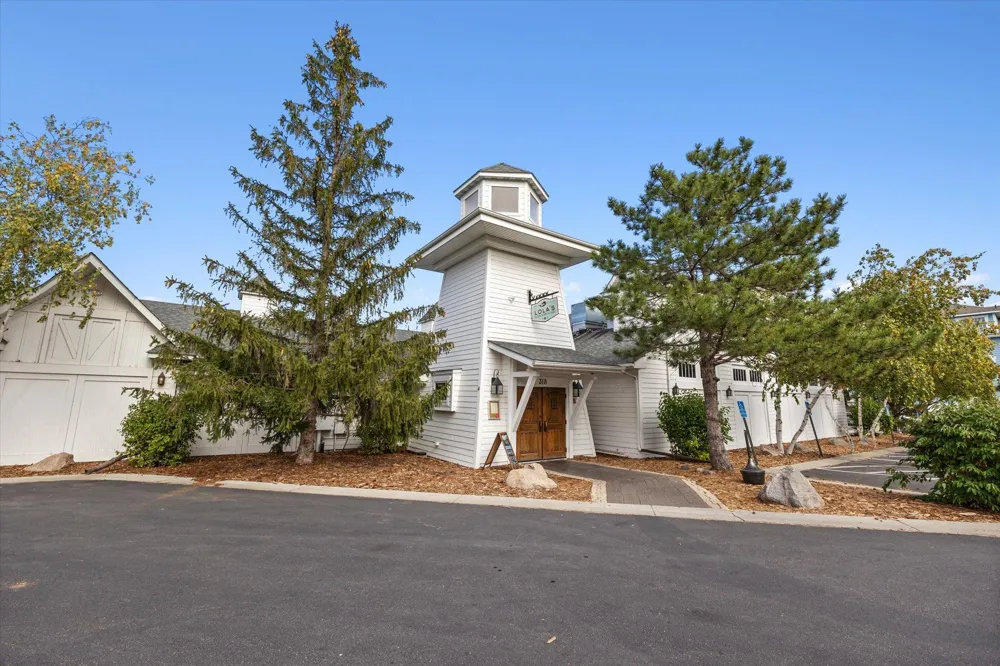918 Foxglove Terrace Waconia, MN 55387