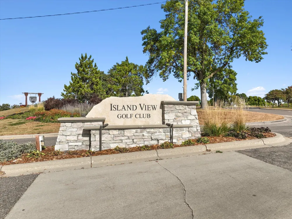 918 Foxglove Terrace Waconia, MN 55387