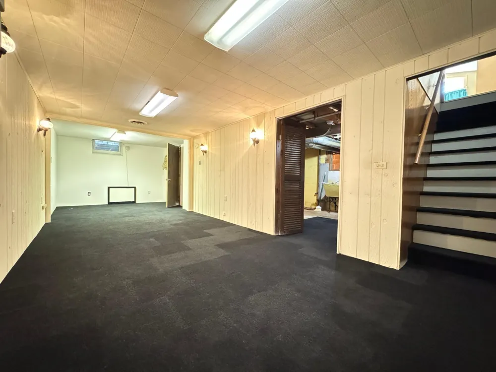 830 Sandhurst Drive W Roseville, MN 55113