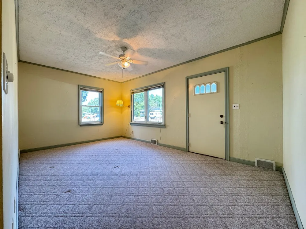 830 Sandhurst Drive W Roseville, MN 55113