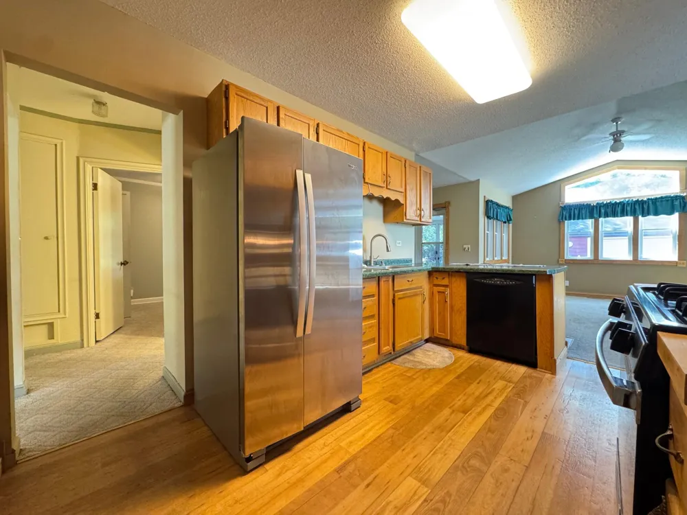 830 Sandhurst Drive W Roseville, MN 55113