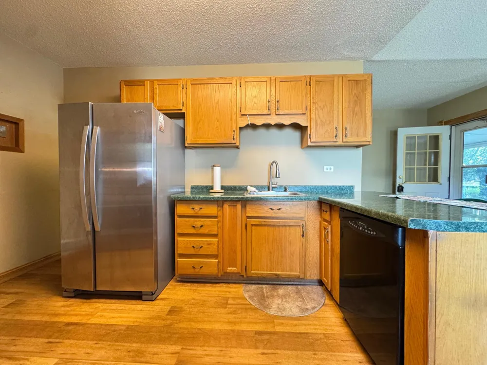 830 Sandhurst Drive W Roseville, MN 55113