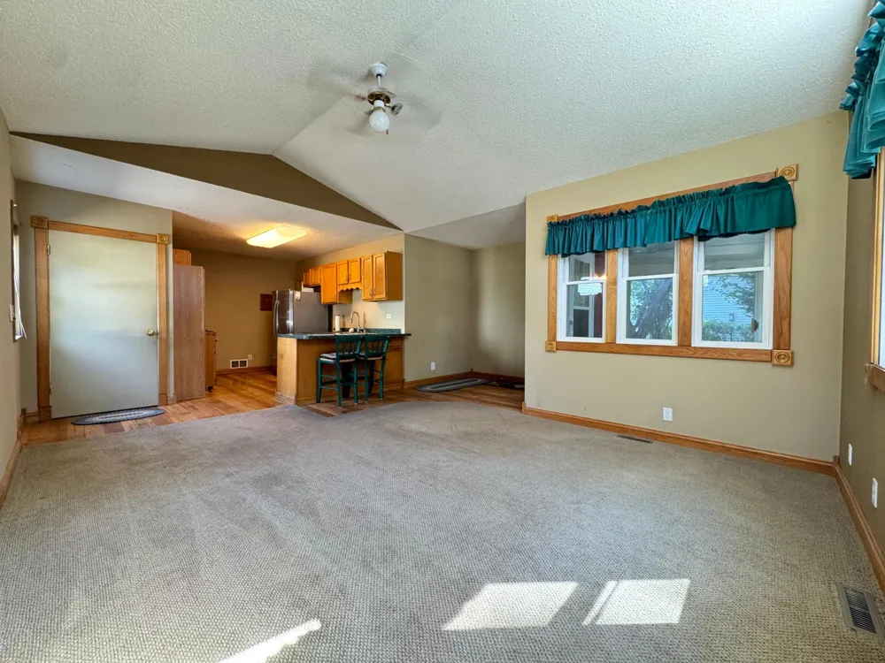 830 Sandhurst Drive W Roseville, MN 55113