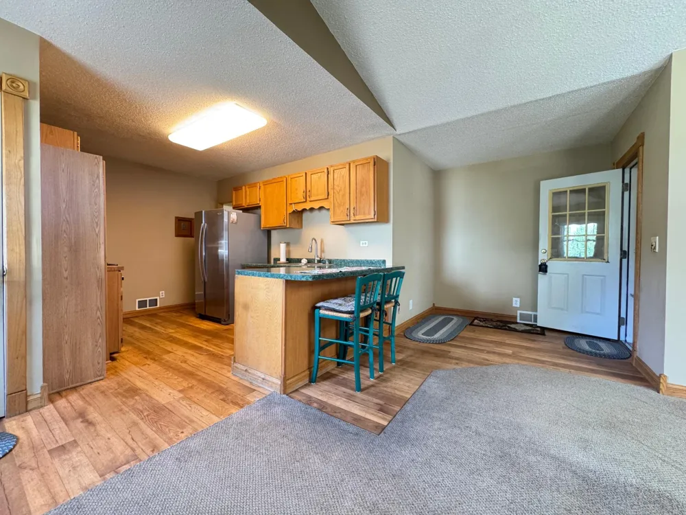 830 Sandhurst Drive W Roseville, MN 55113
