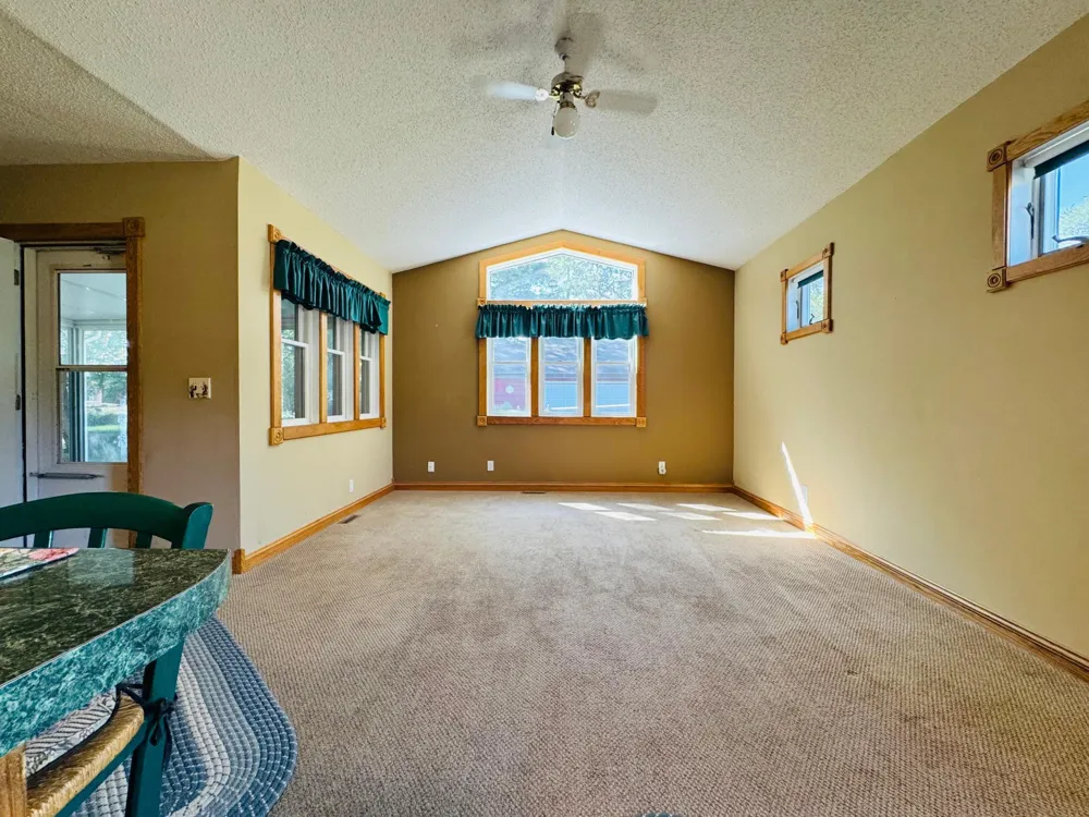 830 Sandhurst Drive W Roseville, MN 55113