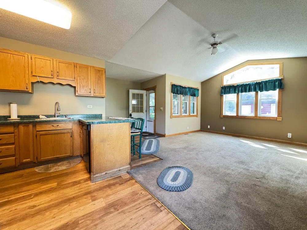 830 Sandhurst Drive W Roseville, MN 55113