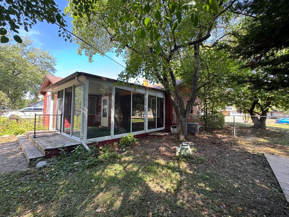 830 Sandhurst Drive W Roseville, MN 55113