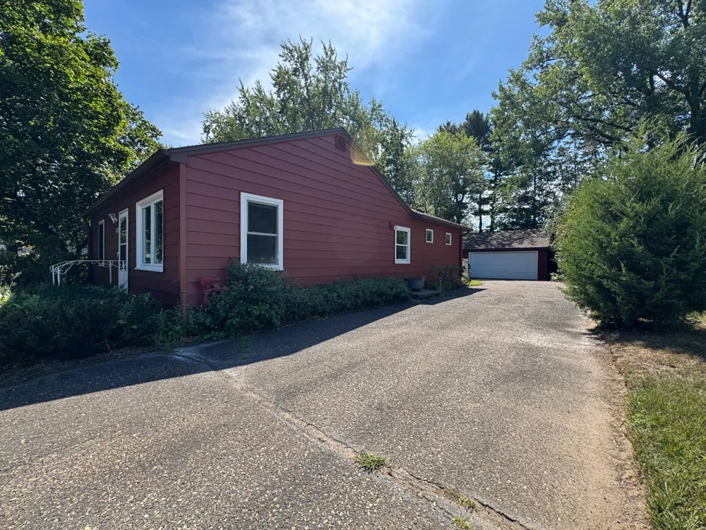 830 Sandhurst Drive W Roseville, MN 55113