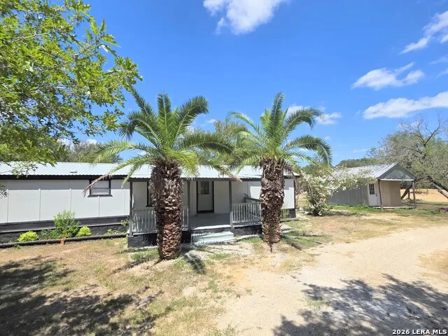 1724 OLD LEHMANN RD Seguin, TX 78155