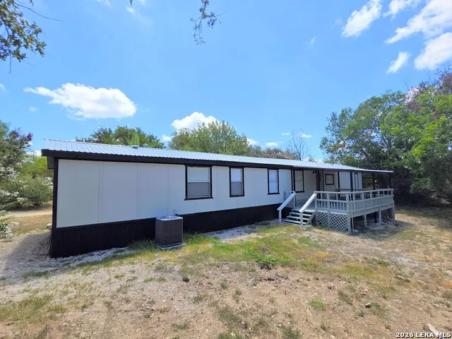 1724 OLD LEHMANN RD Seguin, TX 78155