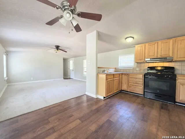 1724 OLD LEHMANN RD Seguin, TX 78155