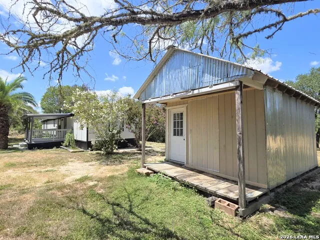 1724 OLD LEHMANN RD Seguin, TX 78155