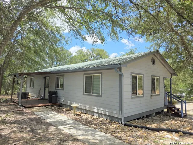 1724 OLD LEHMANN RD Seguin, TX 78155