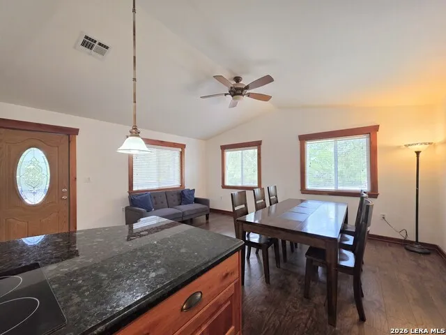 1724 OLD LEHMANN RD Seguin, TX 78155