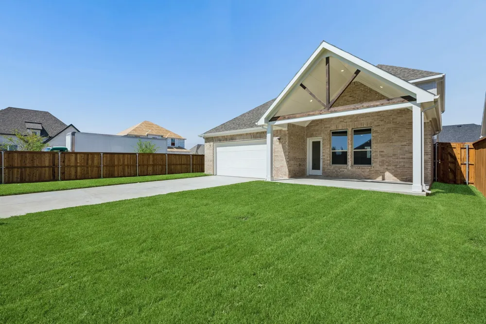 2206 Terlingua Drive Waxahachie, TX 75165