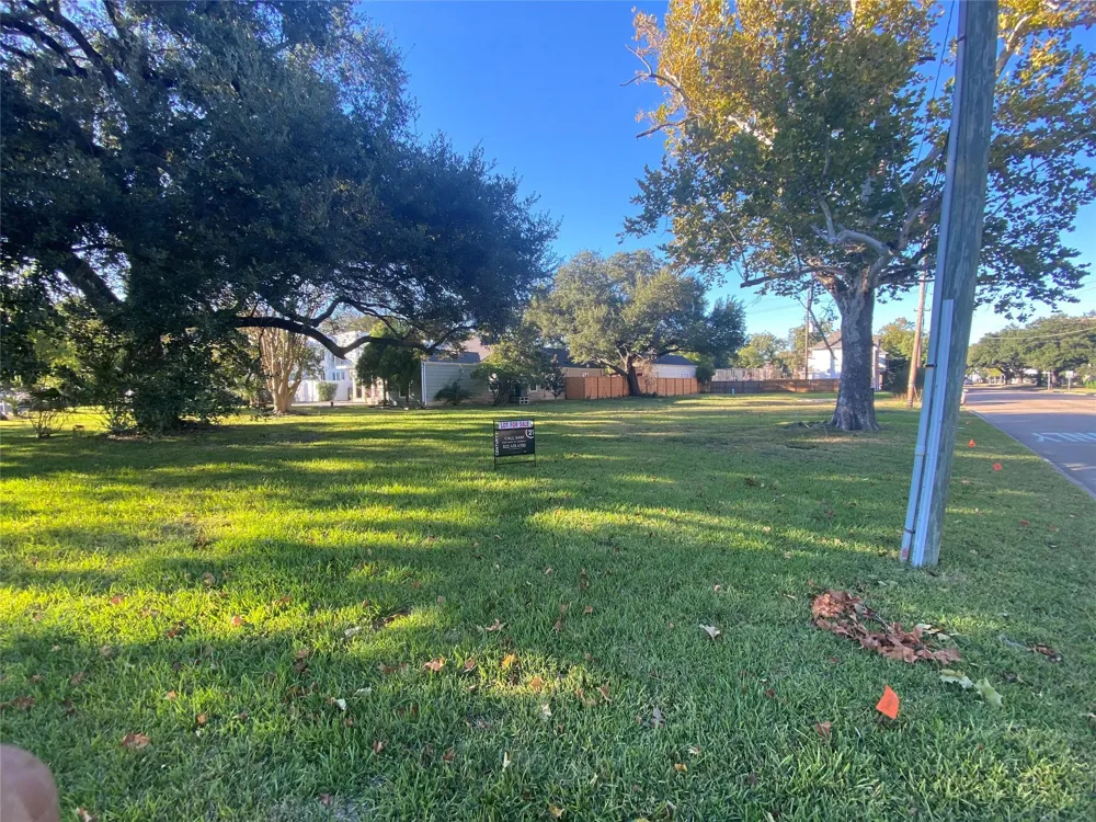 4800 Bellaire Boulevard Bellaire, TX 77401