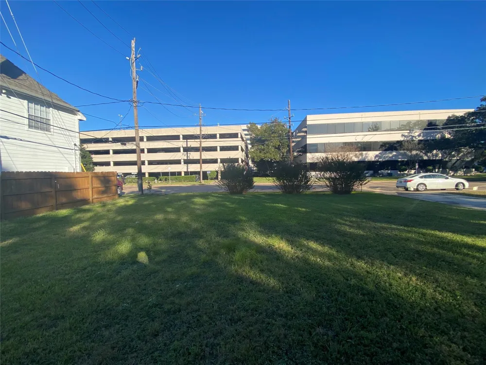4800 Bellaire Boulevard Bellaire, TX 77401