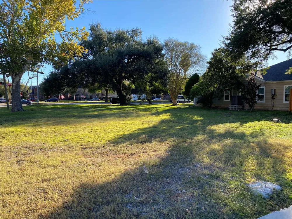4800 Bellaire Boulevard Bellaire, TX 77401