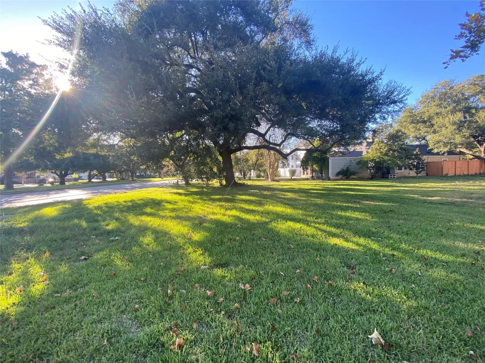 4800 Bellaire Boulevard Bellaire, TX 77401