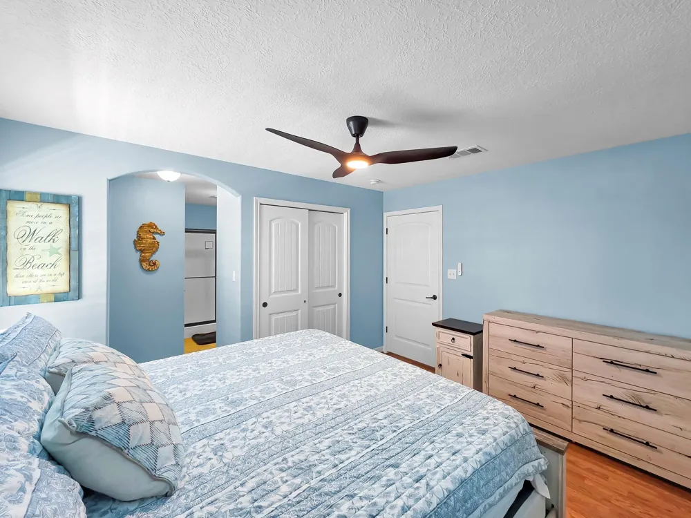 930 Eastview Crystal Beach, TX 77650