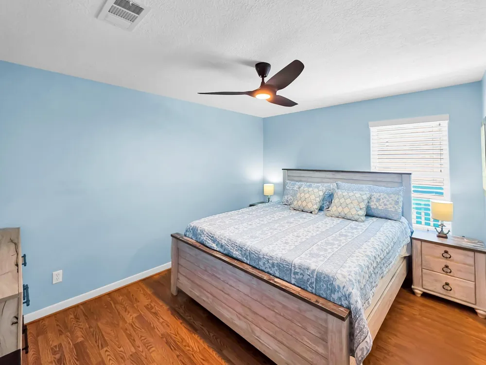 930 Eastview Crystal Beach, TX 77650
