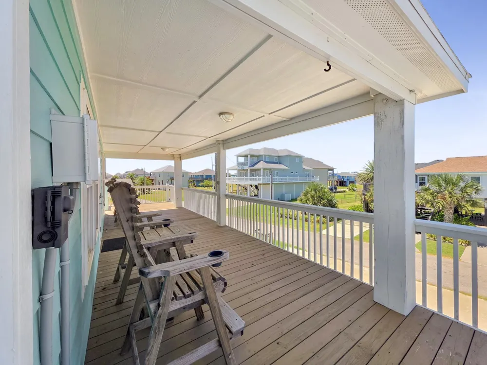 930 Eastview Crystal Beach, TX 77650
