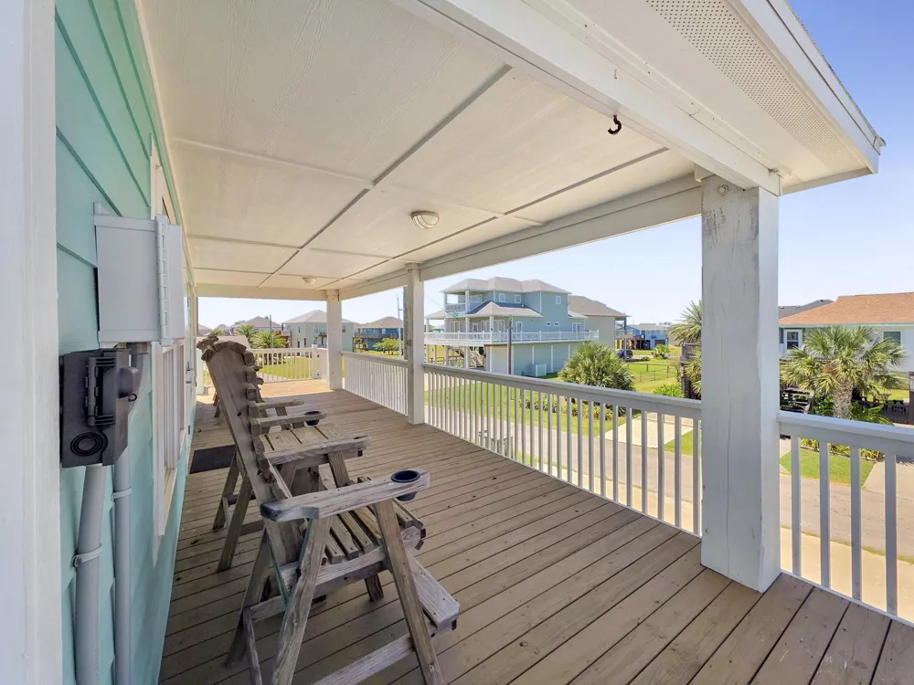 930 Eastview Crystal Beach, TX 77650