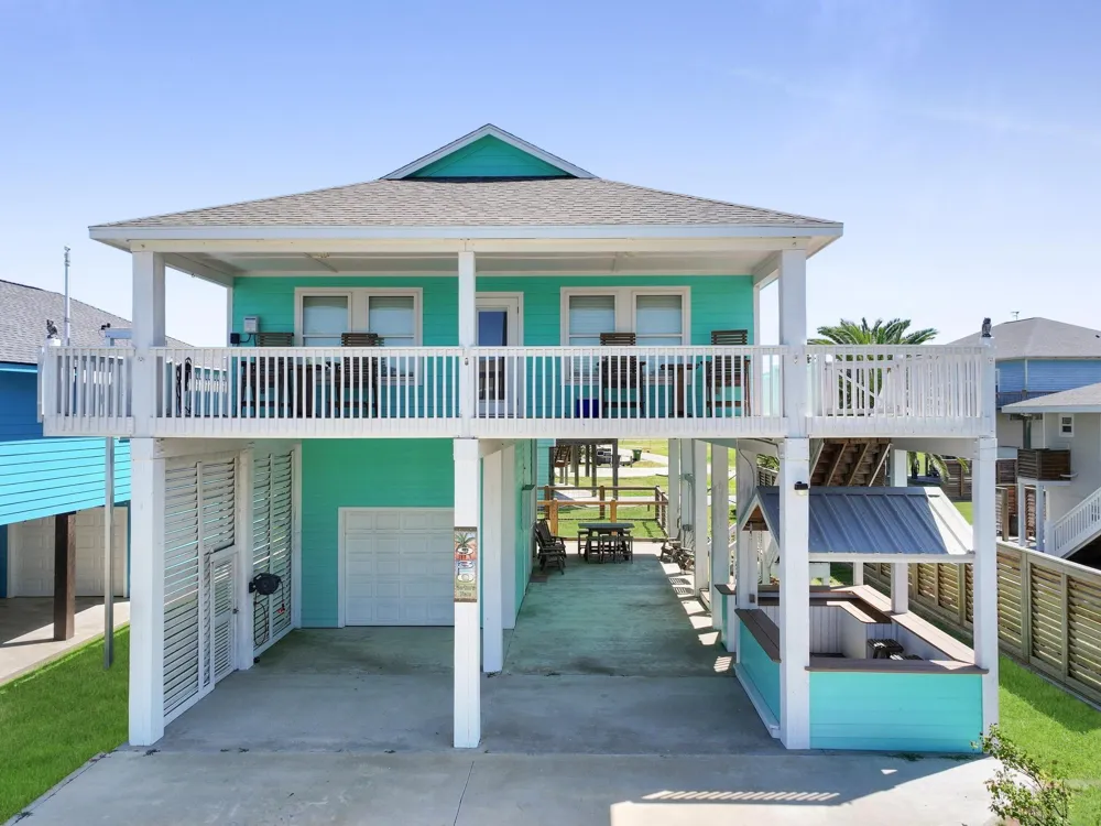 930 Eastview Crystal Beach, TX 77650