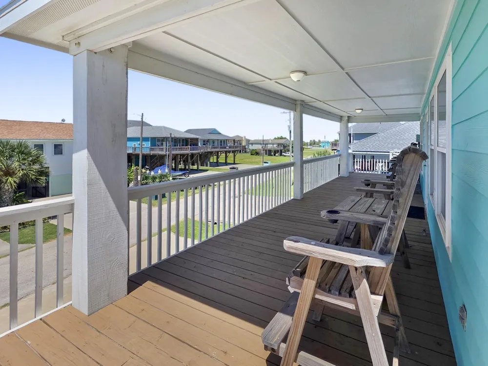 930 Eastview Crystal Beach, TX 77650