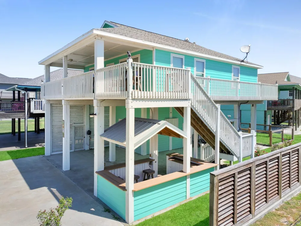 930 Eastview Crystal Beach, TX 77650