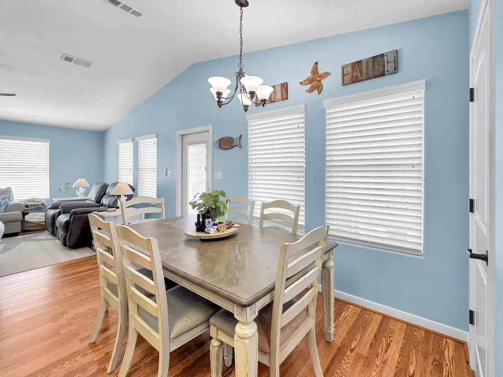 930 Eastview Crystal Beach, TX 77650