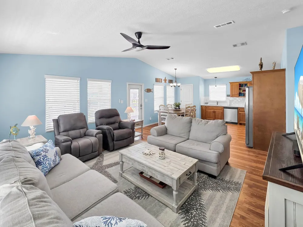 930 Eastview Crystal Beach, TX 77650