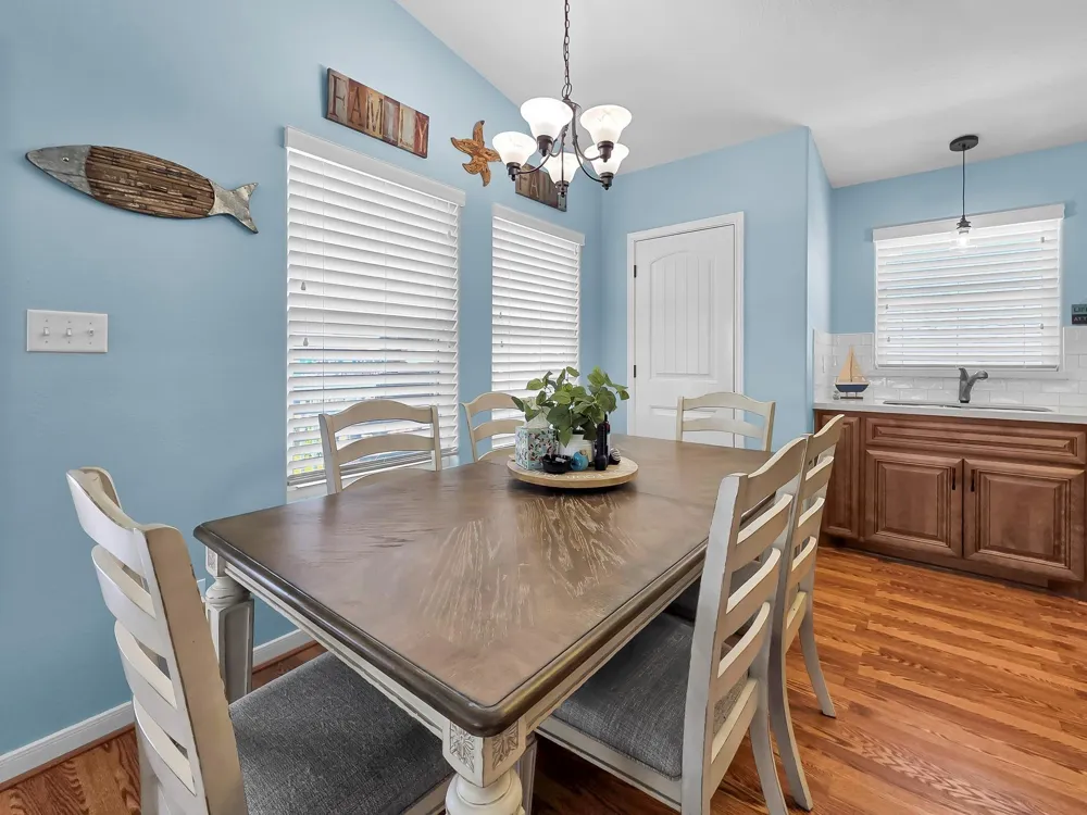 930 Eastview Crystal Beach, TX 77650