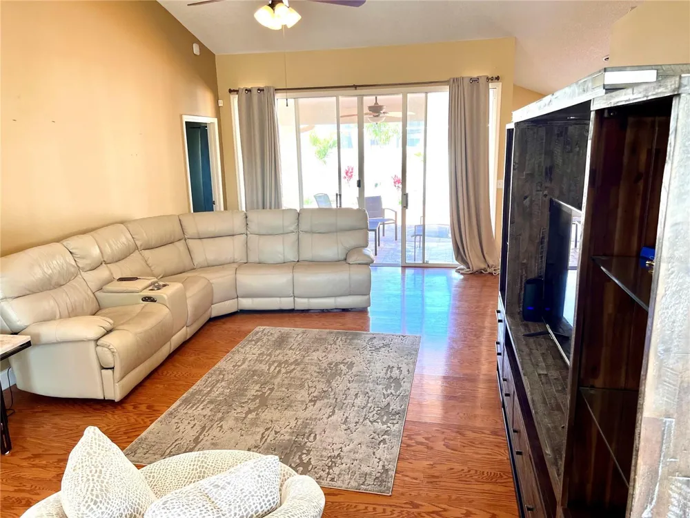3992 JENITA DR Palm Harbor, FL 34685